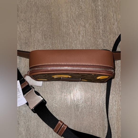 BLACK FRIDAY SALE | Coach Wyatt Belt Bag in Signature Canvas with Banana Print - Picture 7 of 13
